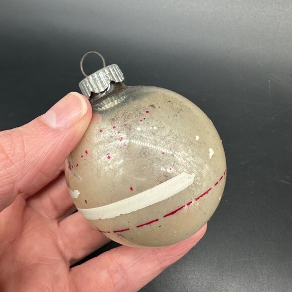 Vintage Shiny Brite Christmas Ornaments Mid Century Set Of 4 USA Indent Tornado - Picture 8 of 13